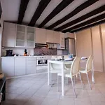 Appartamento Civetta Centro Citta, Vista Sui Tetti